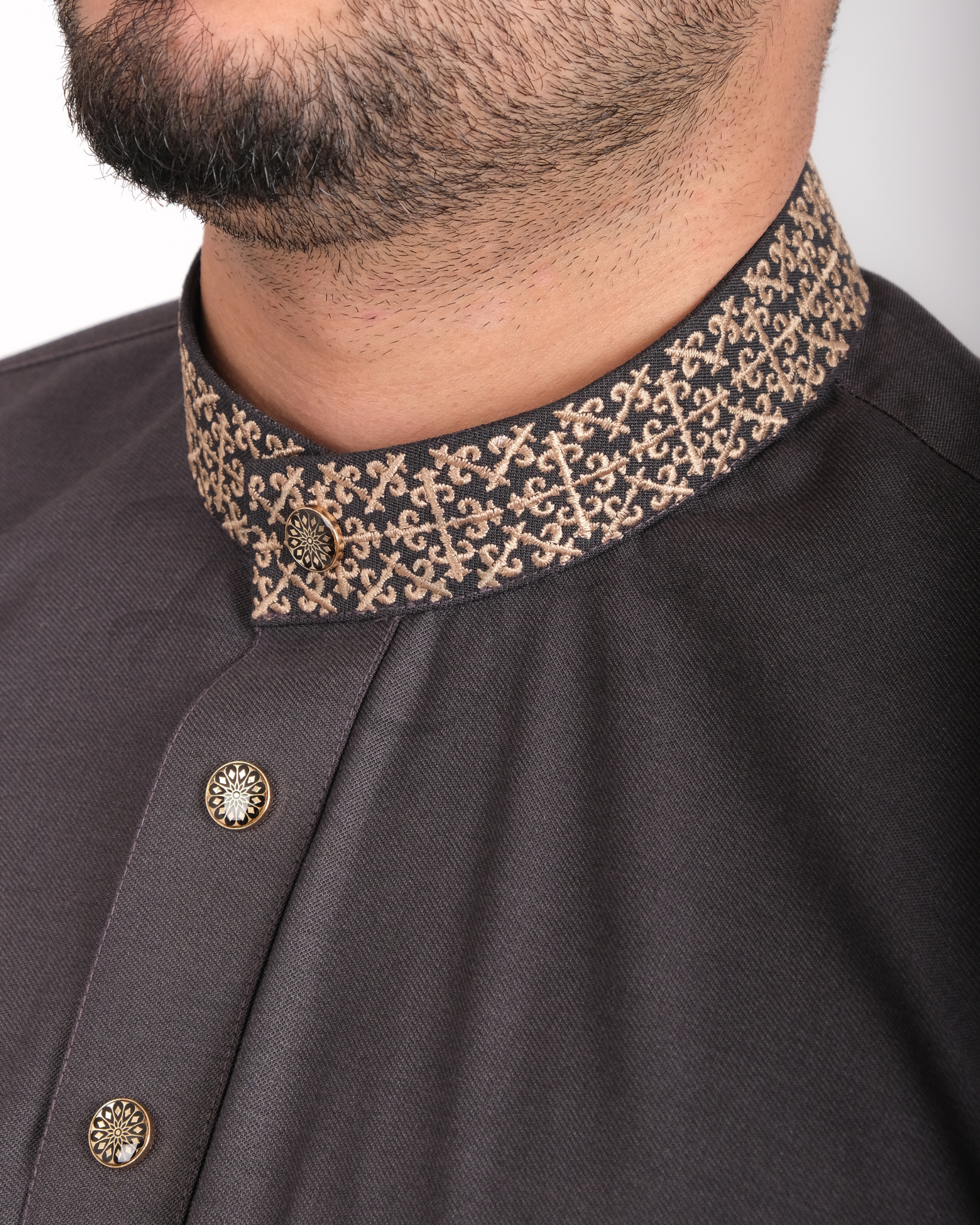Platinum Embroidered Thobe l BLCK QAMS