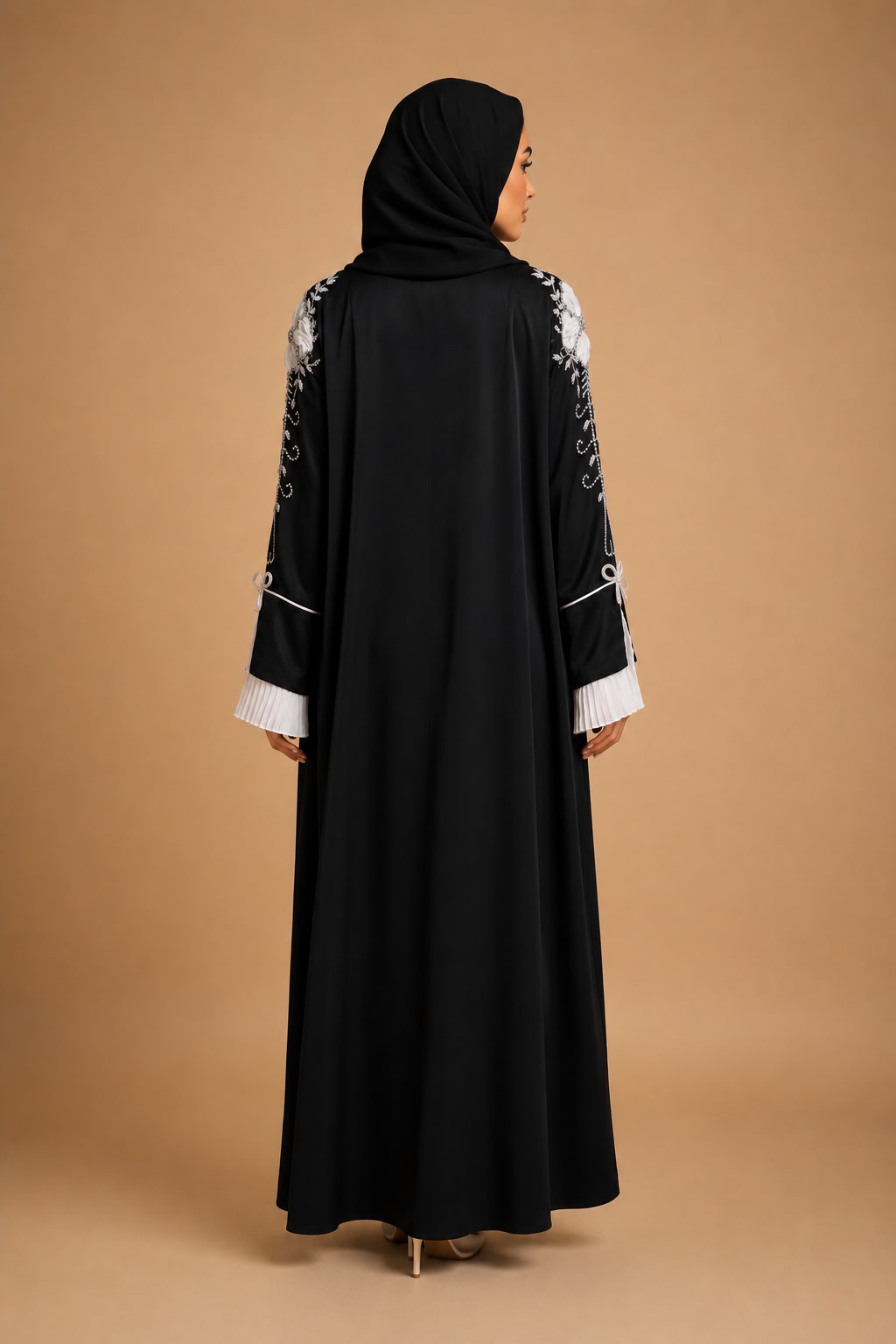 Samaa Teeraj Abaya
